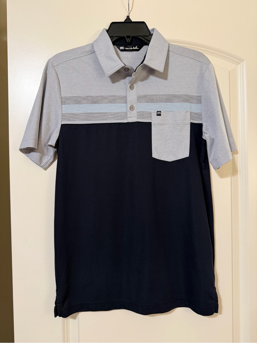 Like New Men’s Travis Mathew Two-Tone Polo in black & grey